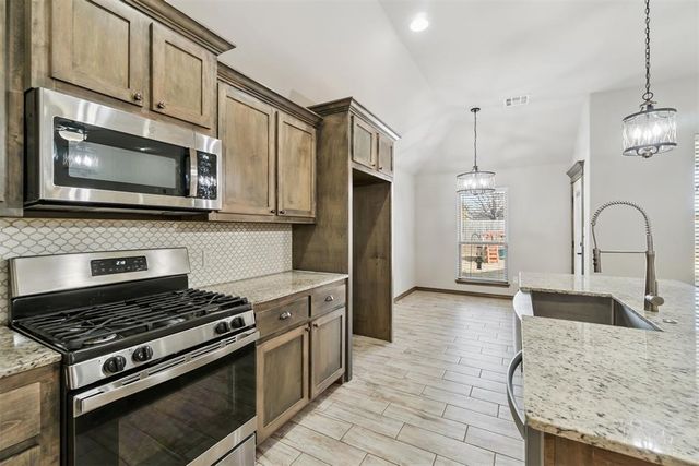 10040 SW 22nd Street, Yukon, OK 73099