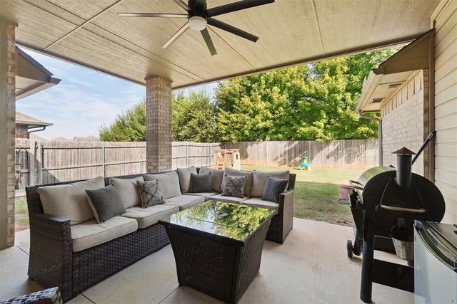 10040 SW 22nd Street, Yukon, OK 73099