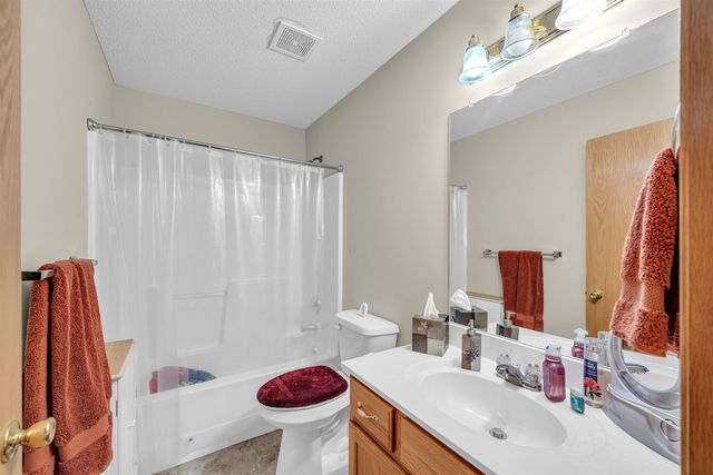 10013 W Jewell Cir, Wichita, KS 67209