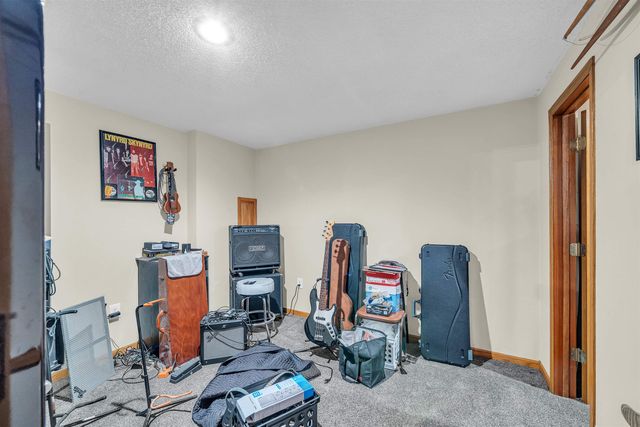 10013 W Jewell Cir, Wichita, KS 67209