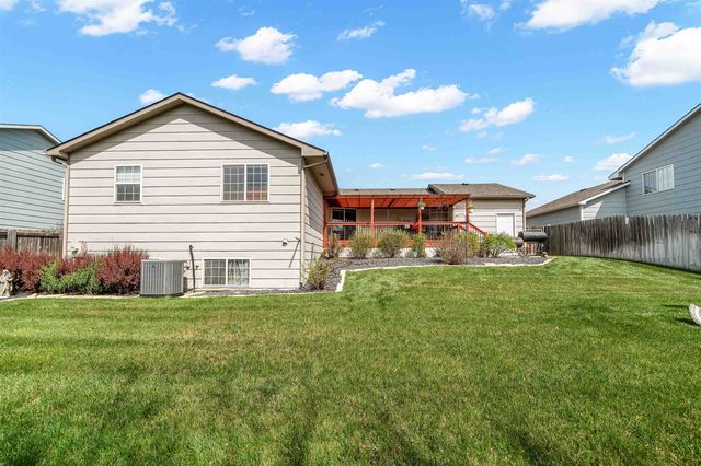 10013 W Jewell Cir, Wichita, KS 67209