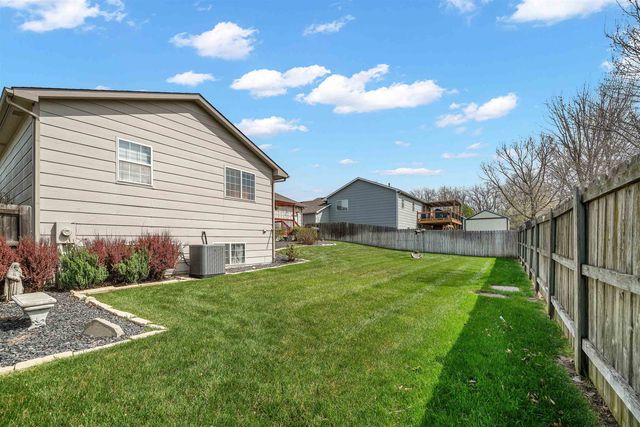 10013 W Jewell Cir, Wichita, KS 67209