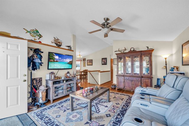 10013 W Jewell Cir, Wichita, KS 67209