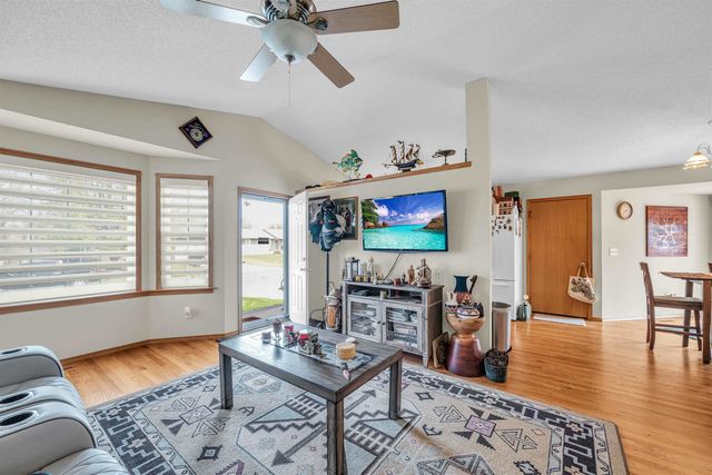 10013 W Jewell Cir, Wichita, KS 67209