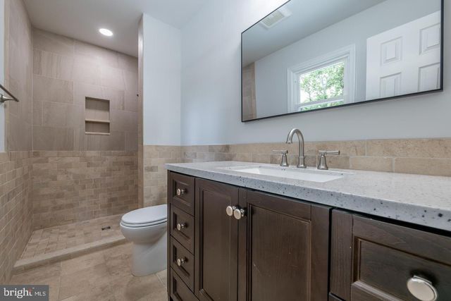 7032 COVENTRY RD, Alexandria, VA 22306