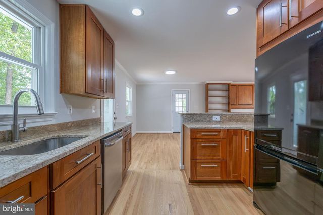 7032 COVENTRY RD, Alexandria, VA 22306