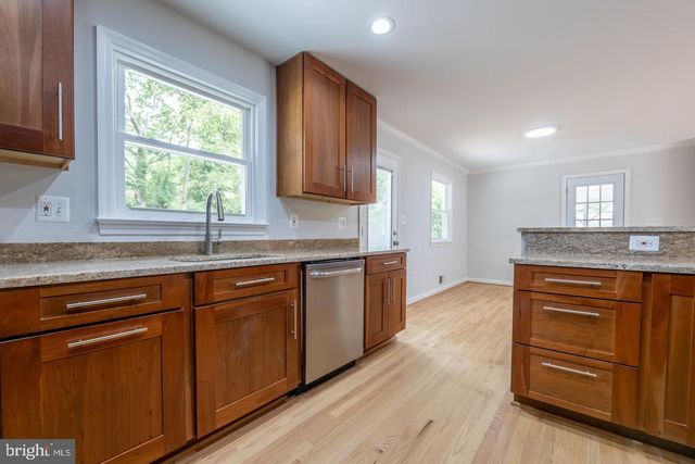 7032 COVENTRY RD, Alexandria, VA 22306