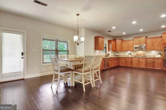 375 Grandmas Lane, Fayetteville, GA 30215