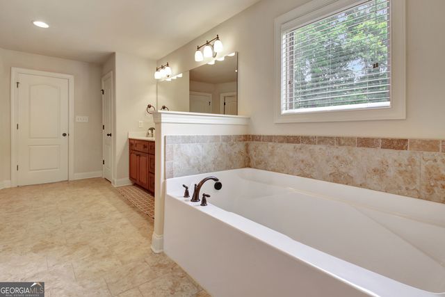 375 Grandmas Lane, Fayetteville, GA 30215
