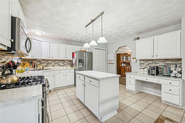 111 Pagano Dr, New Stanton, PA 15672