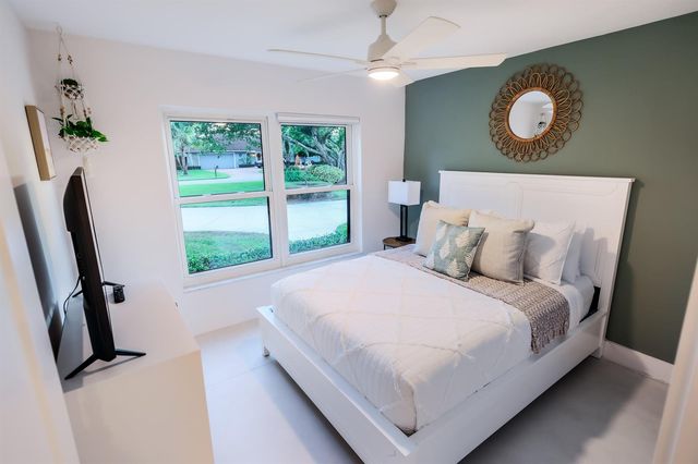 3127 Sherwood Boulevard, Delray Beach, FL 33445