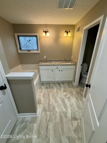 6229 Camden Cir, Crestwood, KY 40014