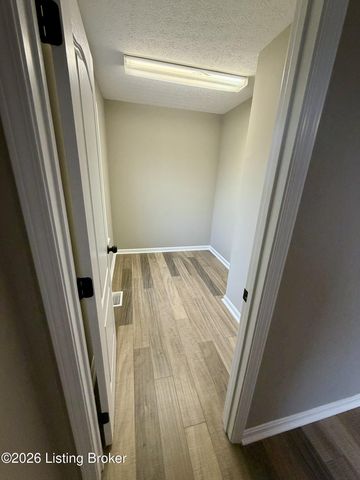 6229 Camden Cir, Crestwood, KY 40014