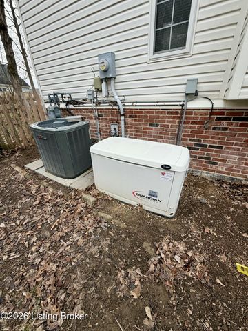 6229 Camden Cir, Crestwood, KY 40014