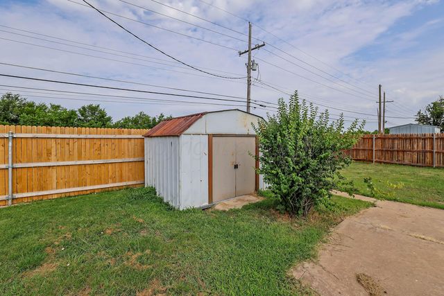 2409 Rosewood Lane, Pampa, TX 79065