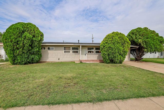 2409 Rosewood Lane, Pampa, TX 79065