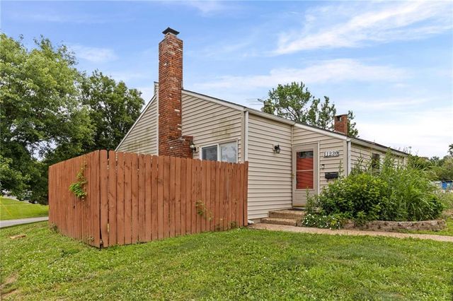11230 College Avenue, Kansas City, MO 64137
