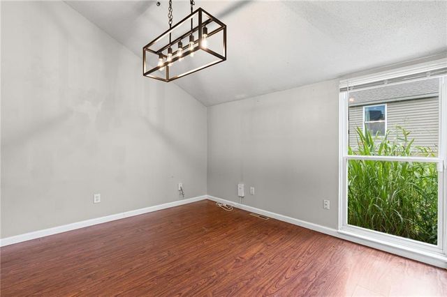 11230 College Avenue, Kansas City, MO 64137
