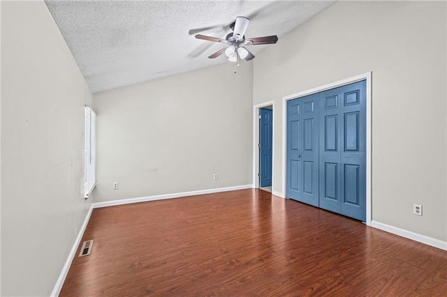 11230 College Avenue, Kansas City, MO 64137
