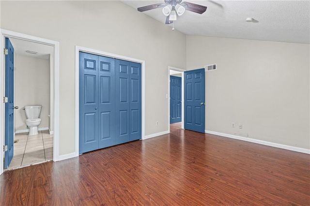 11230 College Avenue, Kansas City, MO 64137