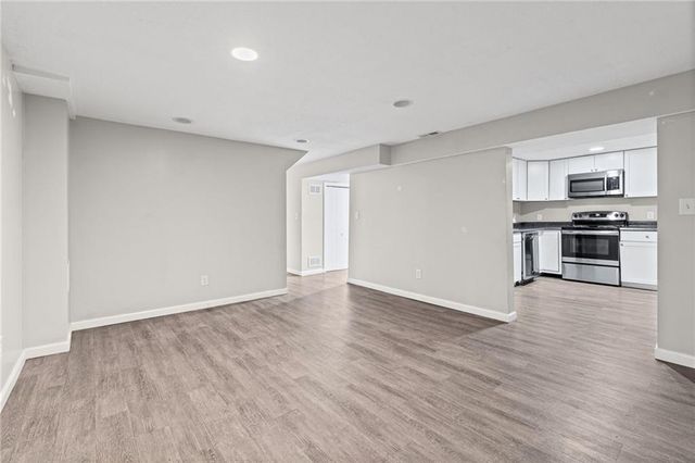 11230 College Avenue, Kansas City, MO 64137