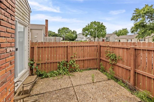11230 College Avenue, Kansas City, MO 64137