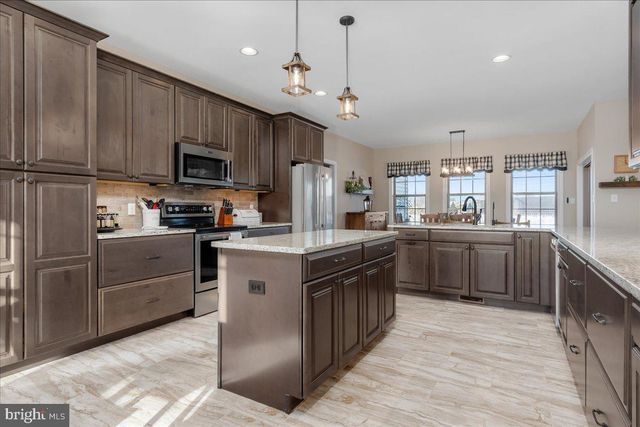 7654 WINDMILL ROAD, Greencastle, PA 17225