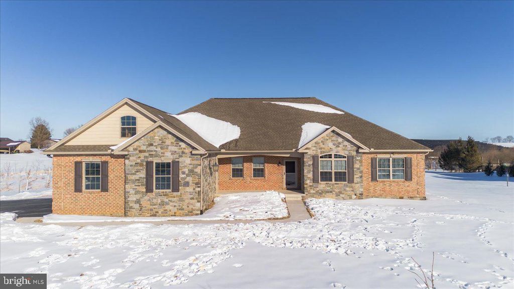 Image 1 of property listing at 7654 WINDMILL ROAD, Greencastle, PA 17225