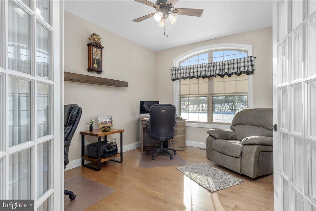 Image 2 of property listing at 7654 WINDMILL ROAD, Greencastle, PA 17225