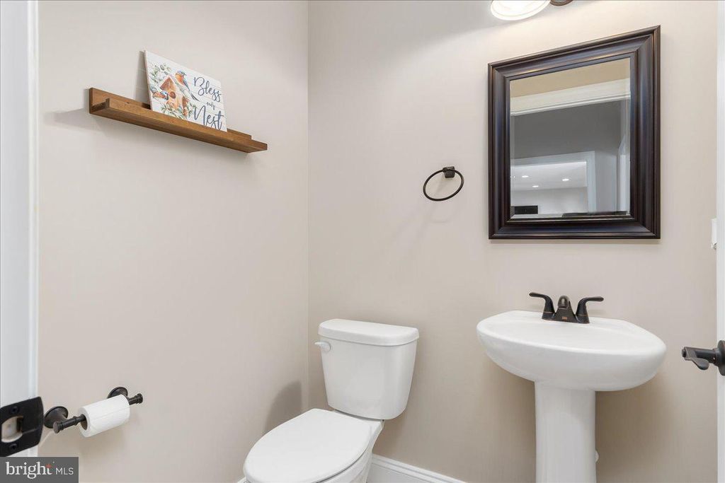 Image 20 of property listing at 7654 WINDMILL ROAD, Greencastle, PA 17225