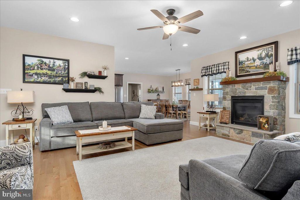 Image 3 of property listing at 7654 WINDMILL ROAD, Greencastle, PA 17225