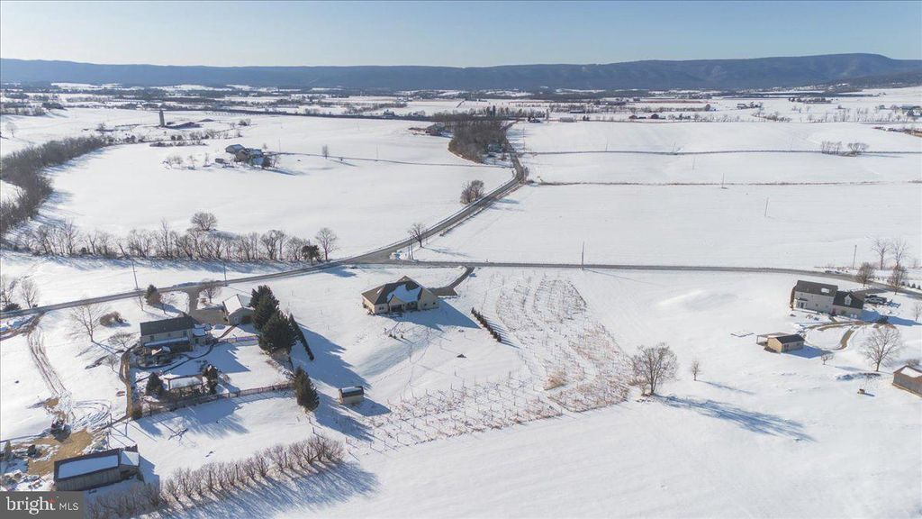 Image 37 of property listing at 7654 WINDMILL ROAD, Greencastle, PA 17225