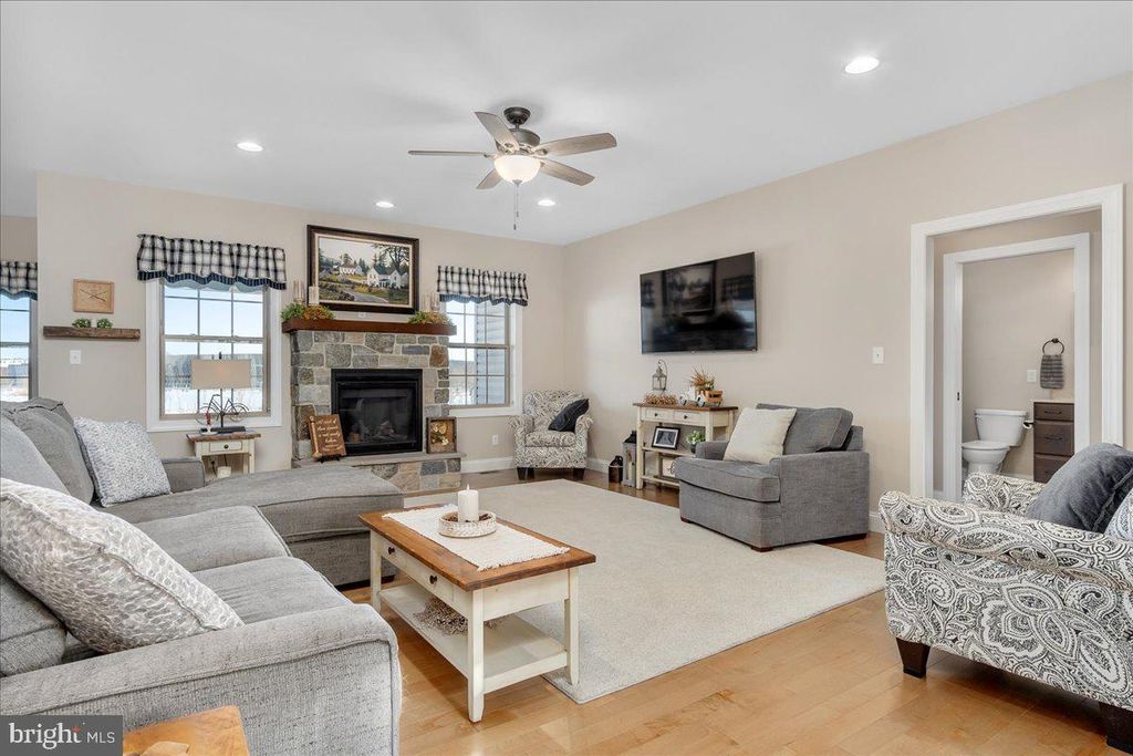 Image 4 of property listing at 7654 WINDMILL ROAD, Greencastle, PA 17225