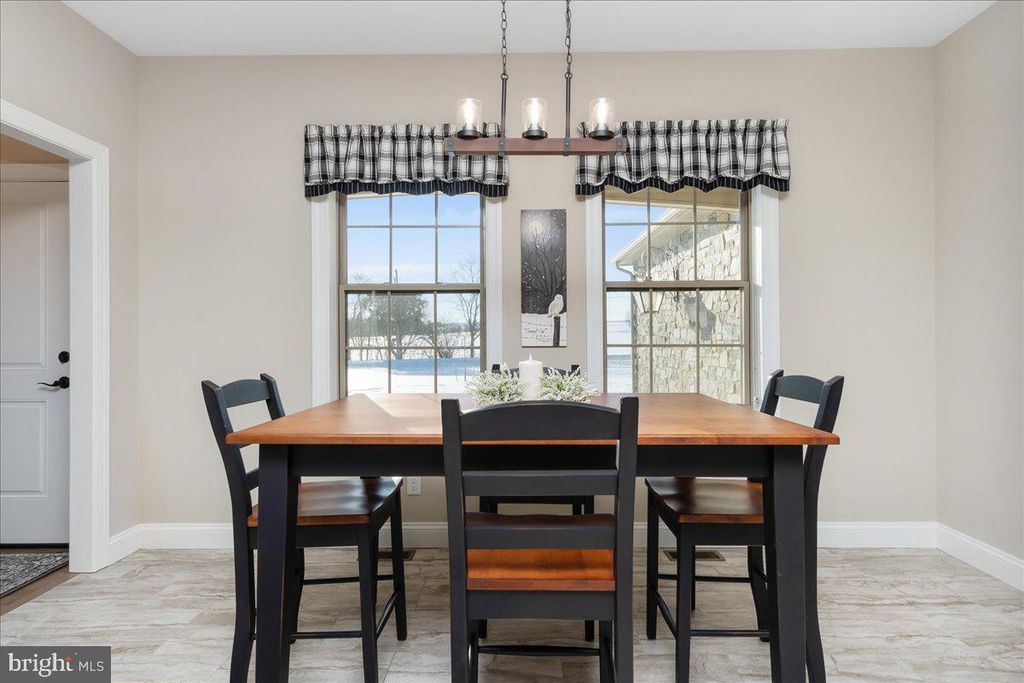 Image 5 of property listing at 7654 WINDMILL ROAD, Greencastle, PA 17225