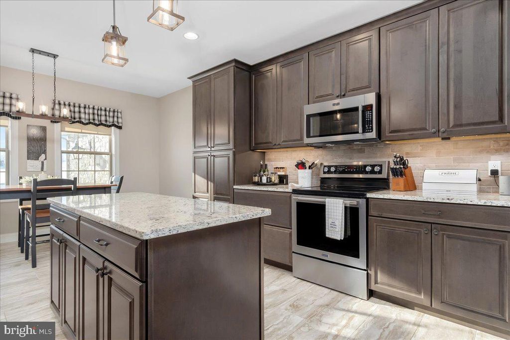 Image 9 of property listing at 7654 WINDMILL ROAD, Greencastle, PA 17225