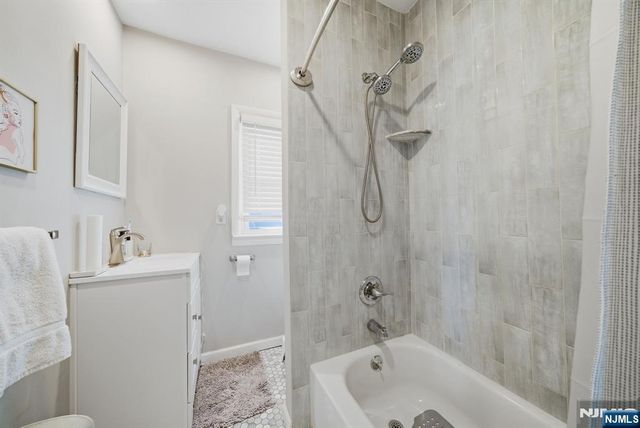 42 Spring Valley Avenue, Hackensack, NJ 07601