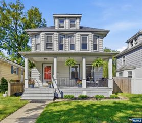42 Spring Valley Avenue, Hackensack, NJ 07601