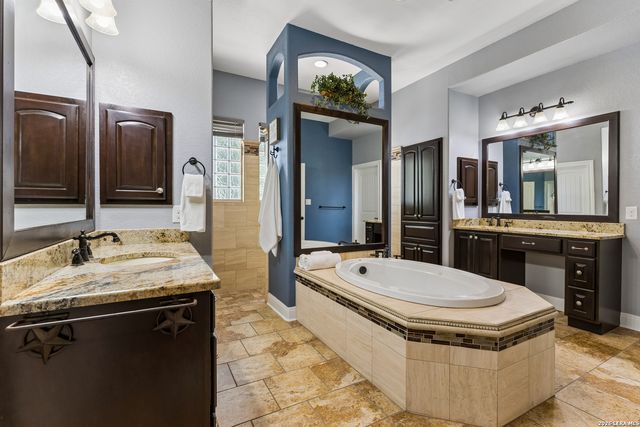 148 Woodlands, La Vernia, TX 78121