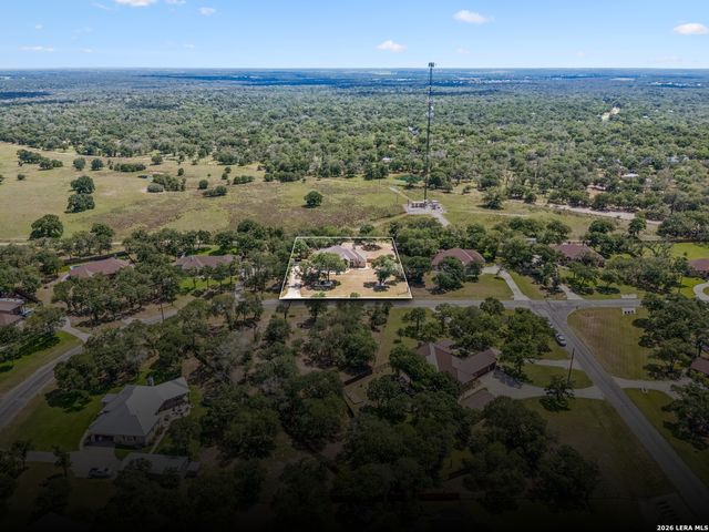 148 Woodlands, La Vernia, TX 78121