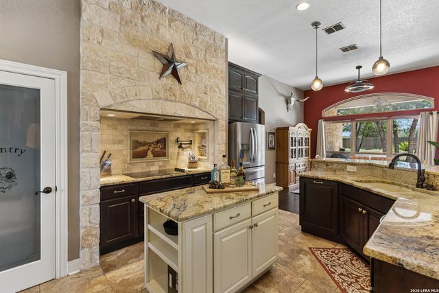 148 Woodlands, La Vernia, TX 78121