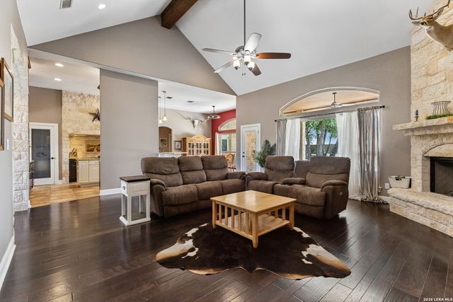 148 Woodlands, La Vernia, TX 78121