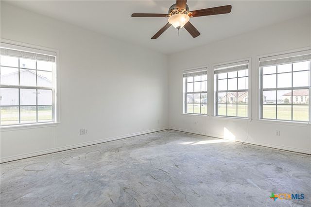 45 Blue Heron Drive, Port Lavaca, TX 77979