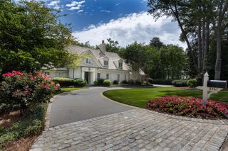 3741 Dumbarton NW Road, Atlanta, GA 30327