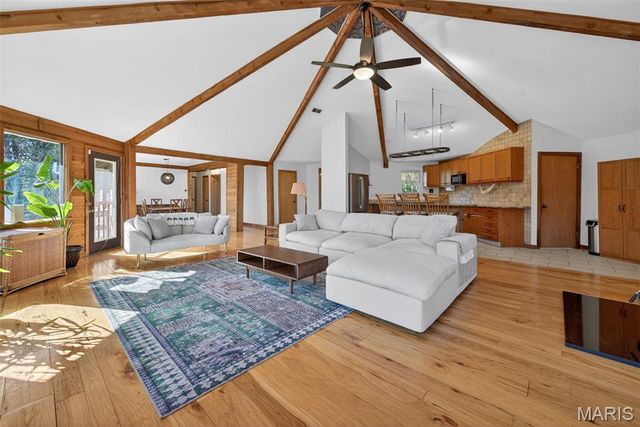 2567 Sugar Lake Road, Pacific, MO 63069