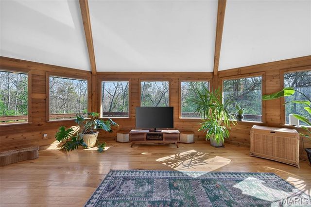 2567 Sugar Lake Road, Pacific, MO 63069