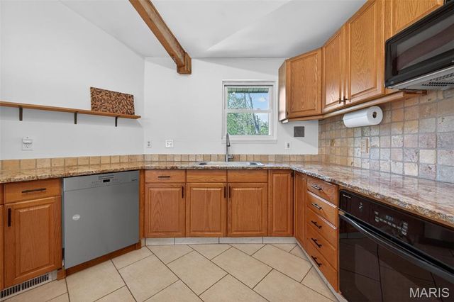 2567 Sugar Lake Road, Pacific, MO 63069