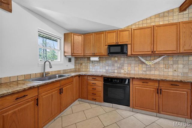 2567 Sugar Lake Road, Pacific, MO 63069
