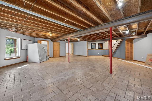 2567 Sugar Lake Road, Pacific, MO 63069