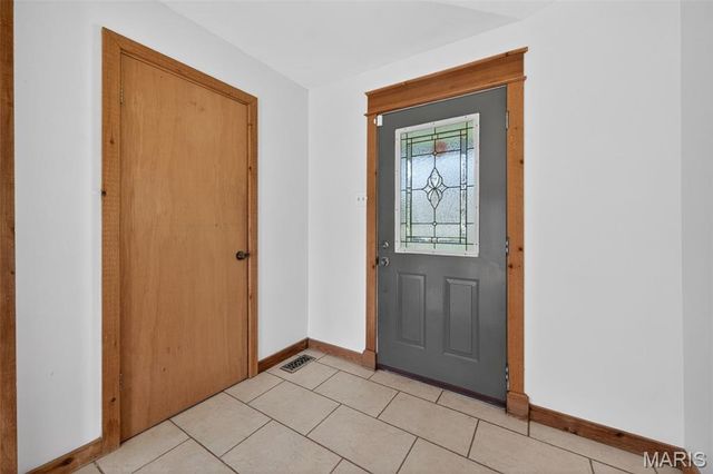 2567 Sugar Lake Road, Pacific, MO 63069