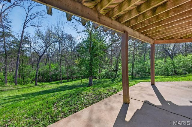 2567 Sugar Lake Road, Pacific, MO 63069